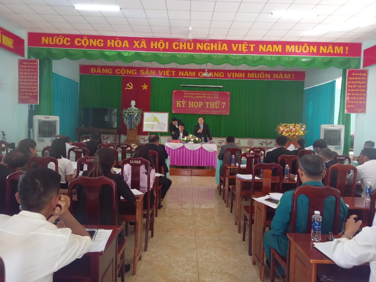 HĐND xã Cư Suê Tổ chức kỳ họp thứ 7, khoá XII, nhiệm kỳ 2021 - 2026